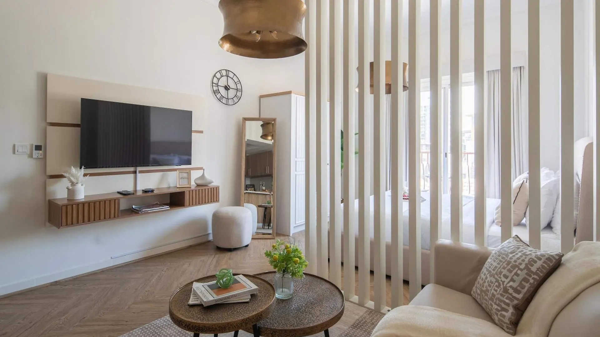 Frank Porter - Rokane G22 Dubai Apartment
