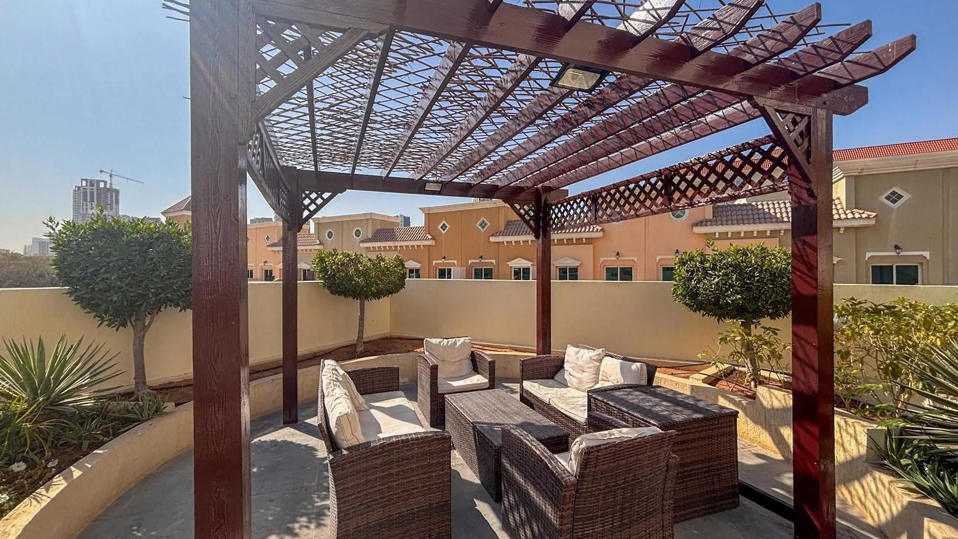 Frank Porter - Rokane G22 Dubai Apartment